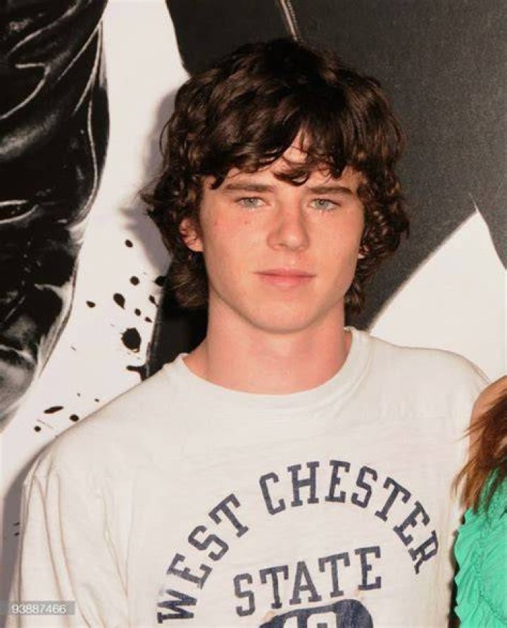 Charlie McDermott Profile Images &mdash; The Movie Database (TMDB)