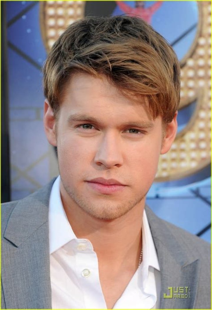 Chord Overstreet Bio, Wiki, Net Worth, Dating, Girlfriend, Wife, Age