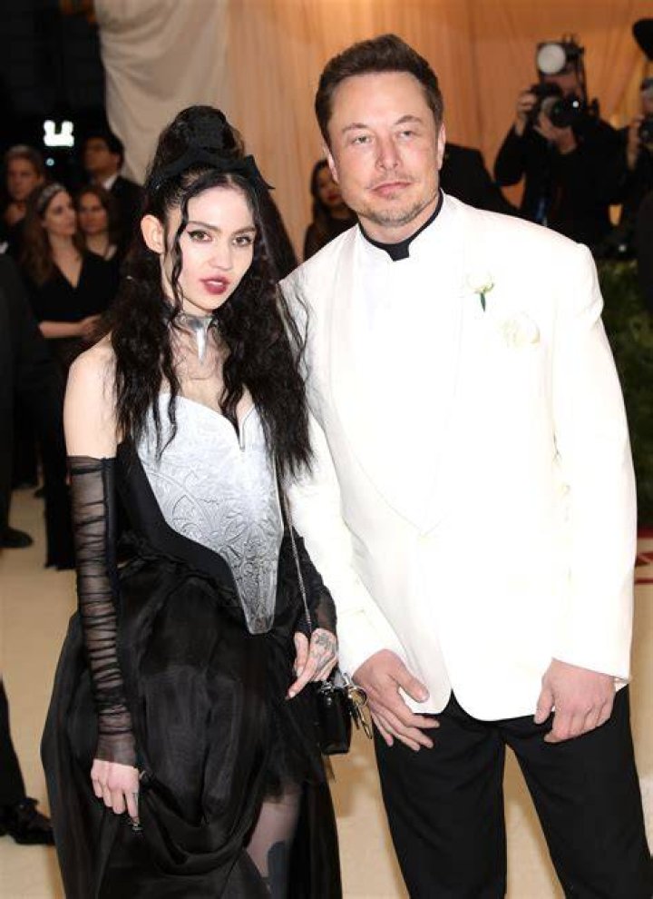Elon Musk UNFOLLOWS baby mama Grimes sparking fan fears they&rsquo;ve split