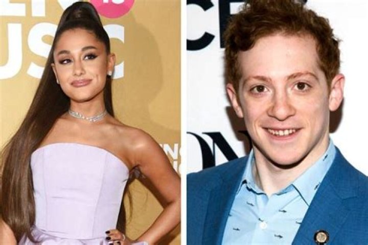 Ethan Slater, nuevo novio de Ariana Grande, presenta el divorcio a su