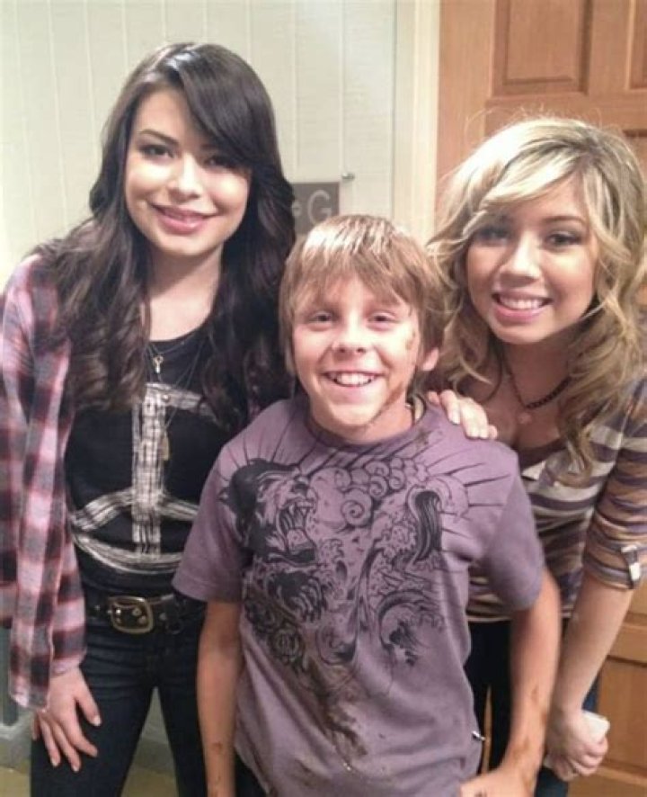 Jacob Bertrand and Icarly Karate kid, Netflix filmes e series, Fotos