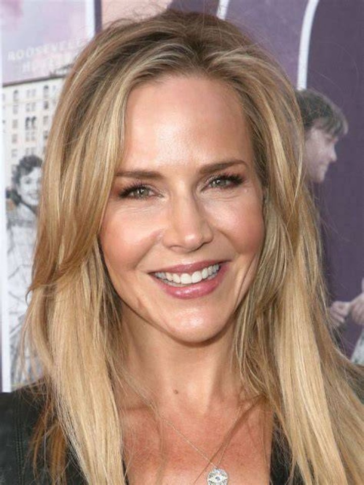 Julie Benz How She Ended Up Desperate And Frequently Dead