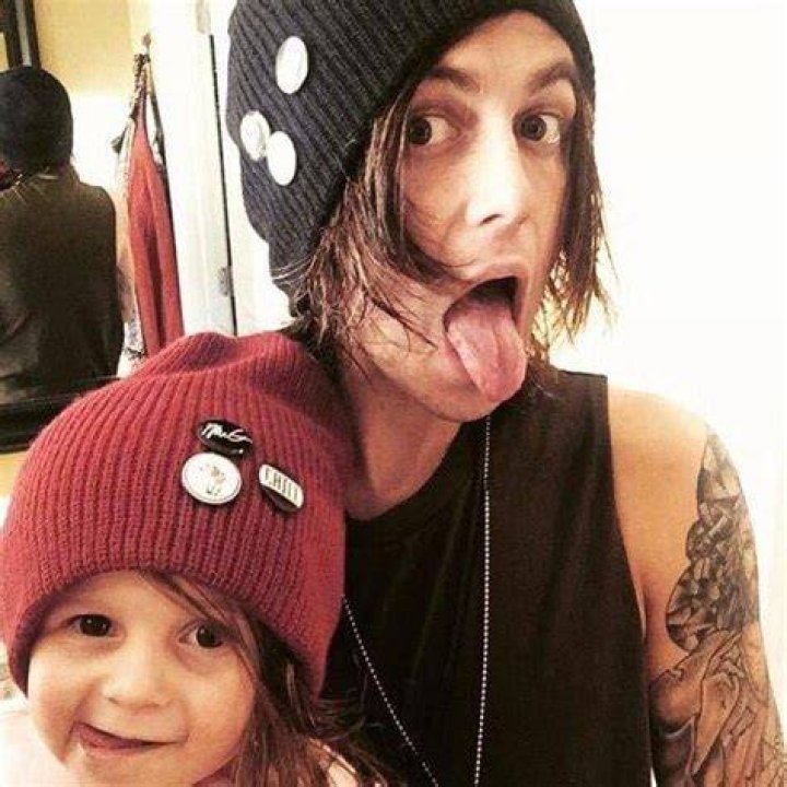 Kellin Quinn, Rocker yang Sayang Anak Rilis Album Terbaru Tahun Ini