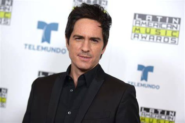 Mauricio Ochmann spends his Christmas season with his new girlfriend