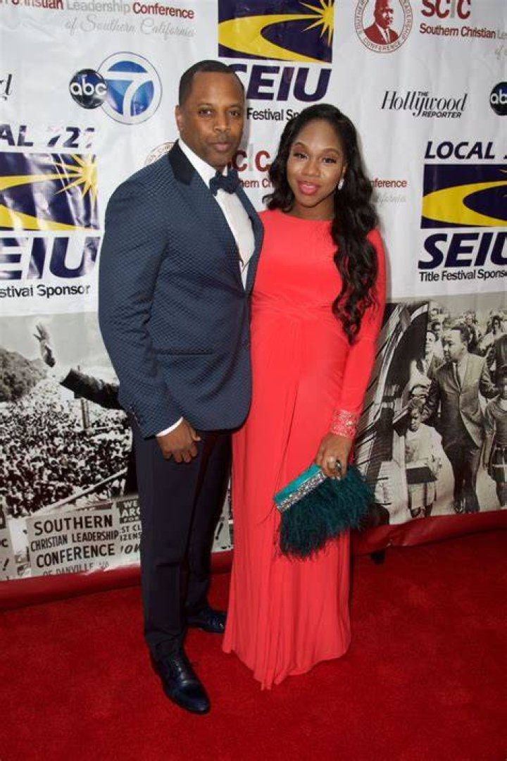 Touré Roberts Age, First Wife, Net worth, Sarah Jakes, Father, Books, Wiki