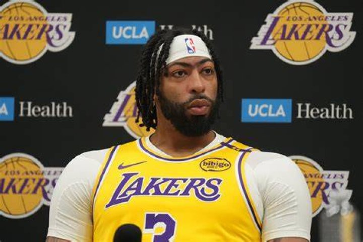 You are Anthony Davis entering his third year. IGN Boards
